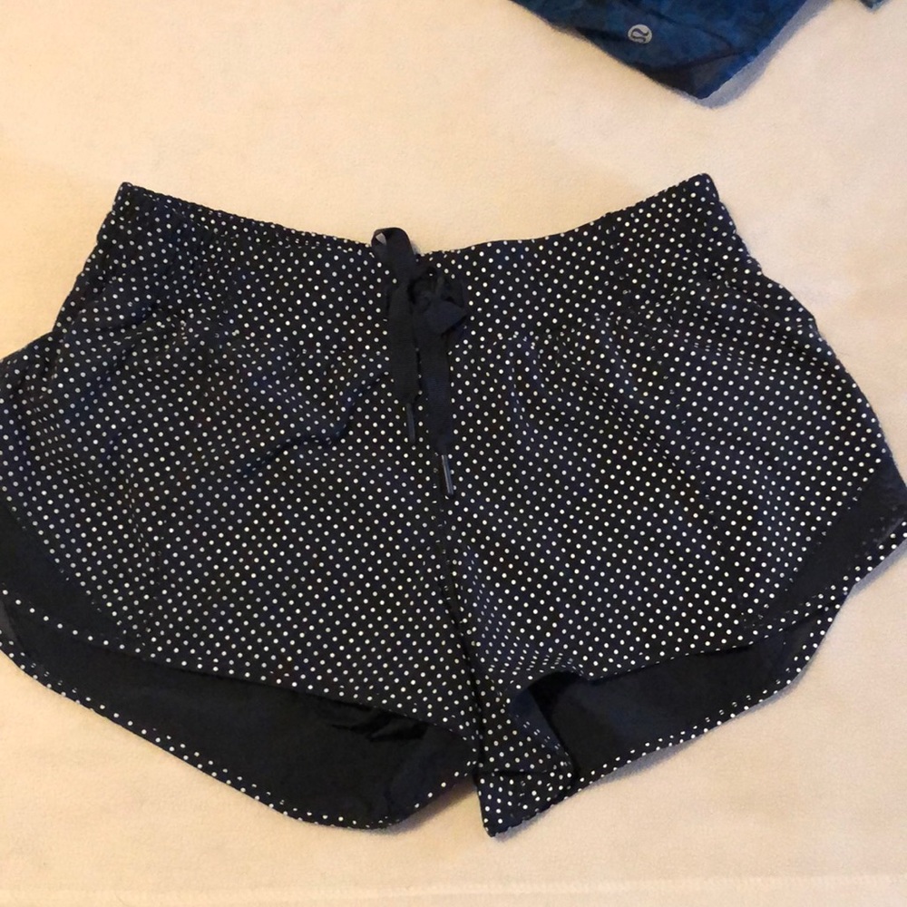 Lululemon Hotty Hot Shorts 2.5” Sz 8